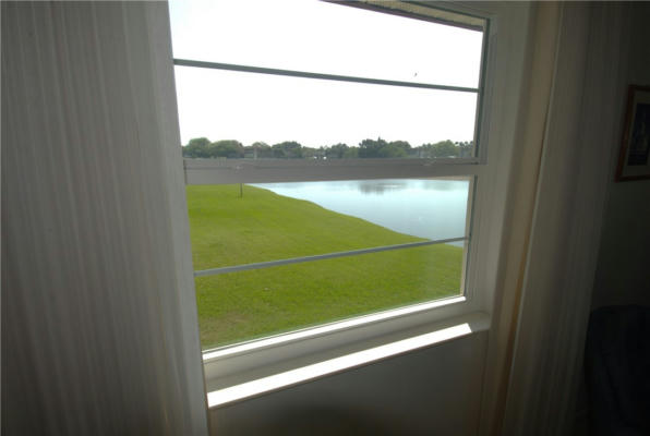 33 VISTA GARDENS TRL APT 207, VERO BEACH, FL 32962, photo 2 of 21