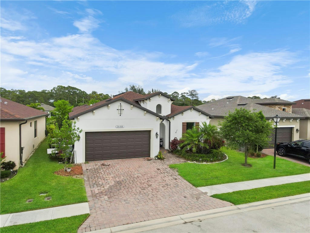 1646 WILLOWS SQ, VERO BEACH, FL 32966, photo 1 of 24