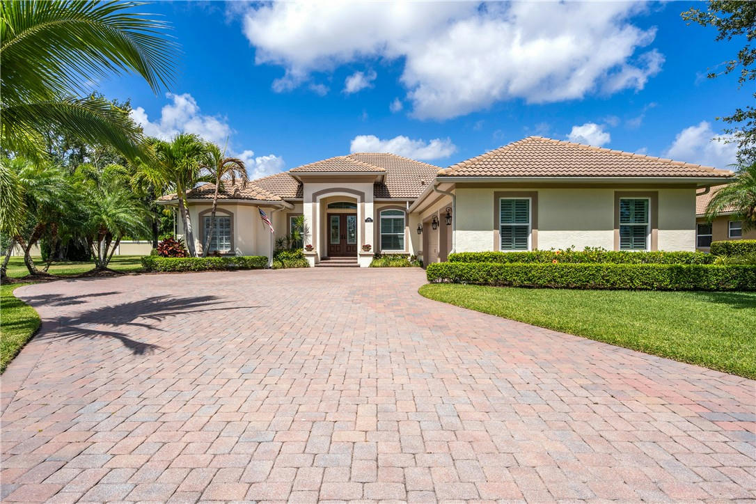 1665 LEE AVE, VERO BEACH, FL 32966, photo 1 of 31