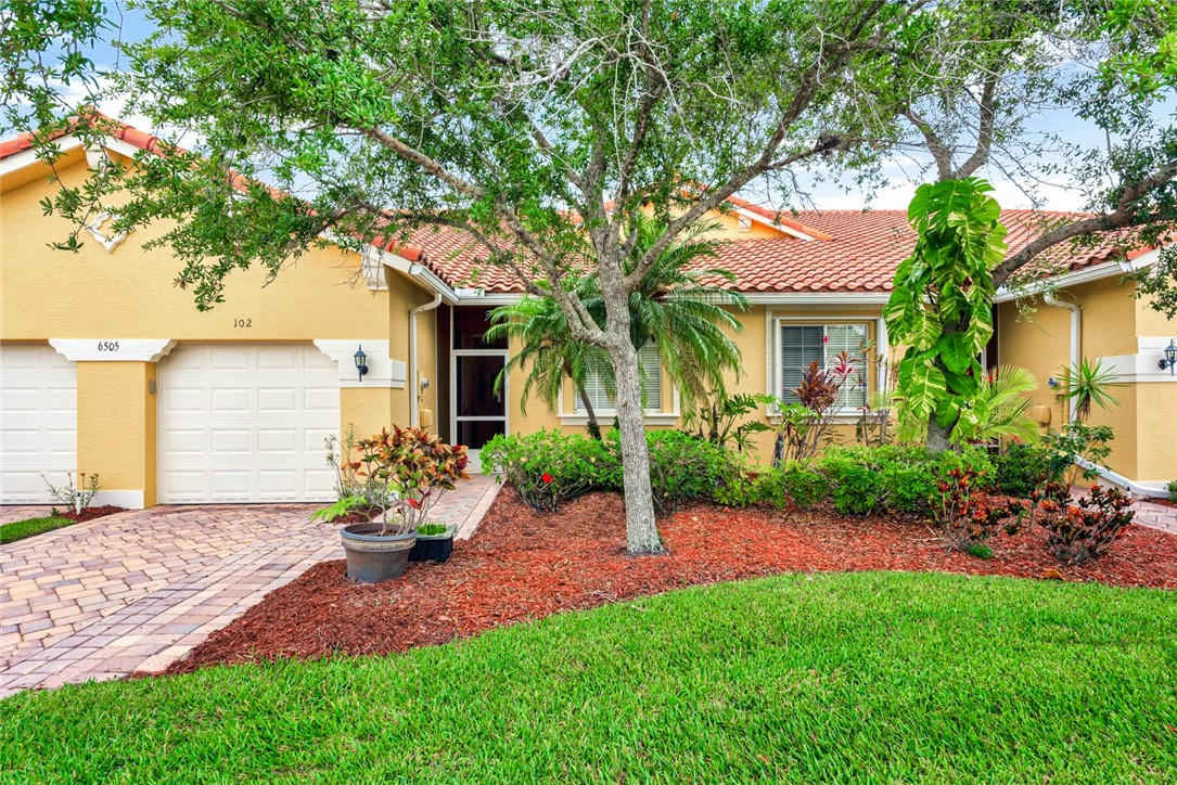 6505 OXFORD CIR UNIT 102B, VERO BEACH, FL 32966 Single Family Residence